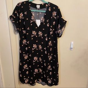 NWT A New Day Black Floral Short Sleeve V-neck Crepe Dress